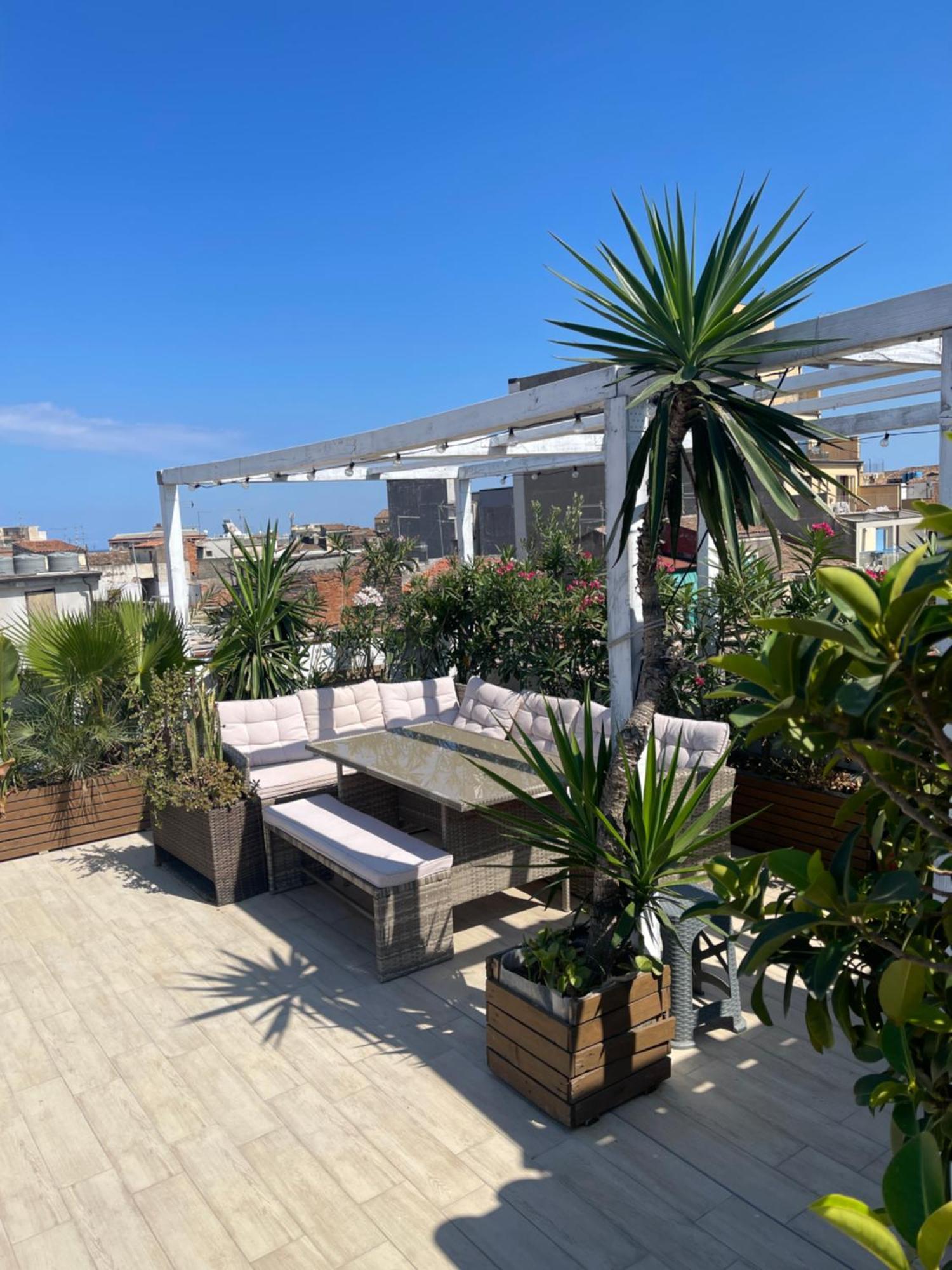 Follow The Sun - Rooftop Terrace